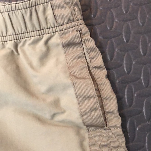 EDDIE Bauer women’s nylon khaki Capri pants. EUC! - Picture 5 of 7